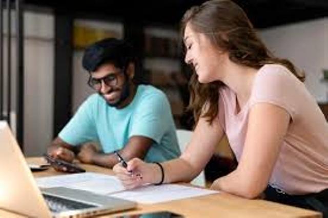 Why Students Prefer Online CS Assignment Help in the UK